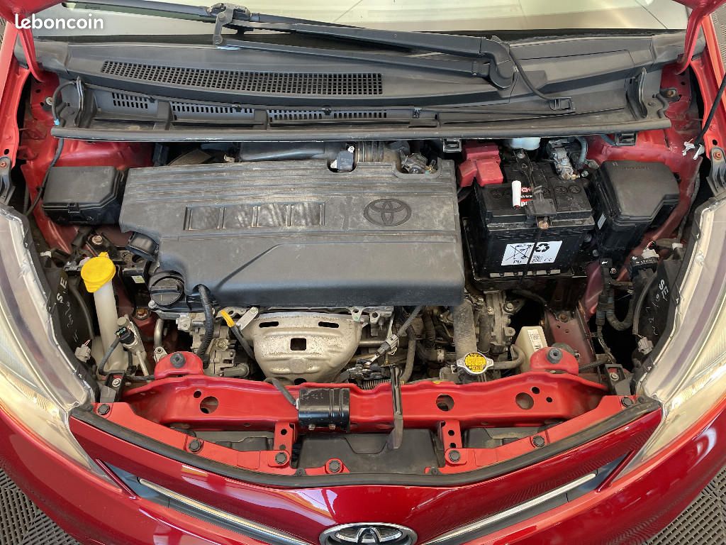 Toyota Yaris 100 VVT-i Style CVT (image 20)