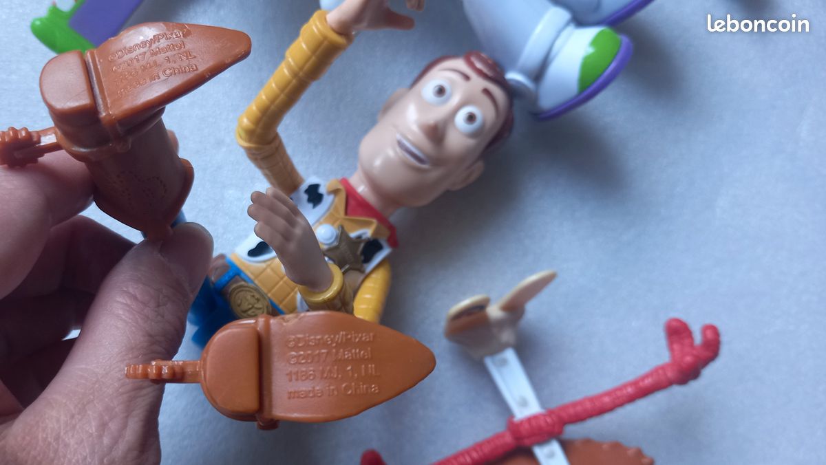Figurines Toy Story 4: Woody sonore, Buzz l'Éclair sonore et Fourchette (image 16)