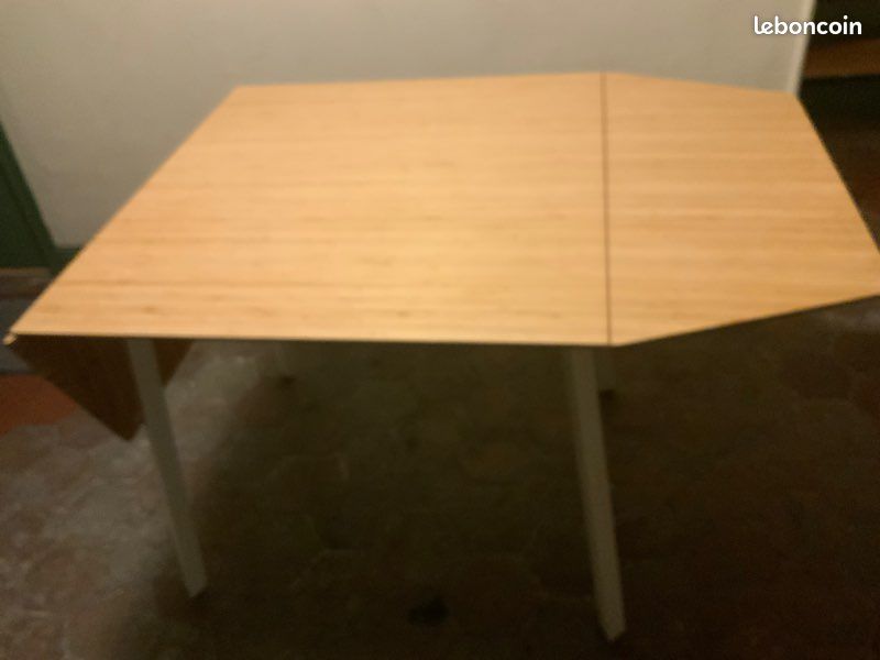 Table de salle à manger/à rabats, marque IKEA modèle PS2012, Designer Jon Karlsson, bambou vernis, pieds blanc, 74/106/138 x80 x H/74, dépliante avec 2 rallonges rabattantes. Très bon état. 50 euros (image 5)