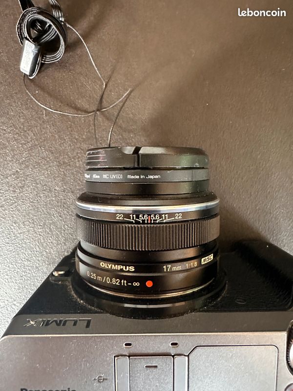 Appareil photo Panasonic GX80 et objectif Olympus 45mm et 17mm f1