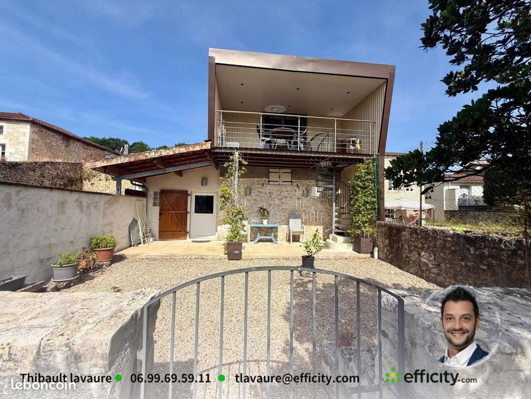 Maison 7 pièces 182 m² · à La Rochefoucauld-en-Angoumois · 182 m² · 213 000 €