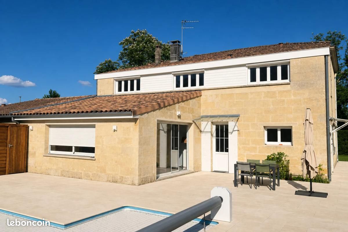 Maison 11 pièces 275 m² · à Ambarès-Et-Lagrave · 275 m² · 639 000 €