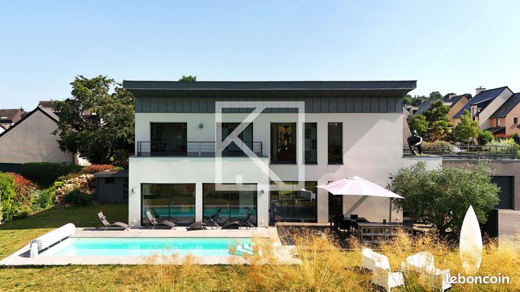 Maison 8 pièces 274 m²