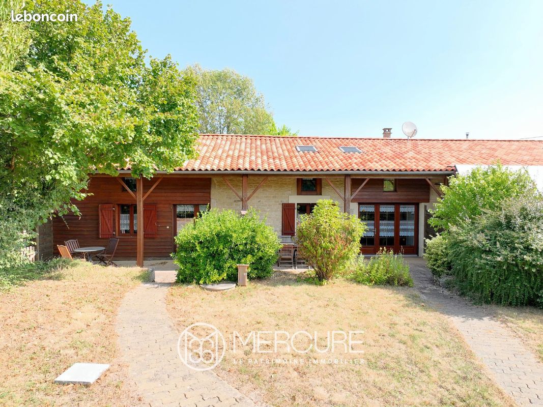 Appartement 5 pièces 224 m² · à Lezay · 224 m² · 310 000 €