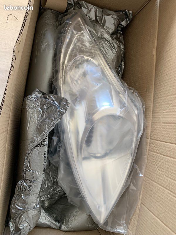 Phares Suzuki Swift 2010-2014 gauche et droit neuf (image 1)