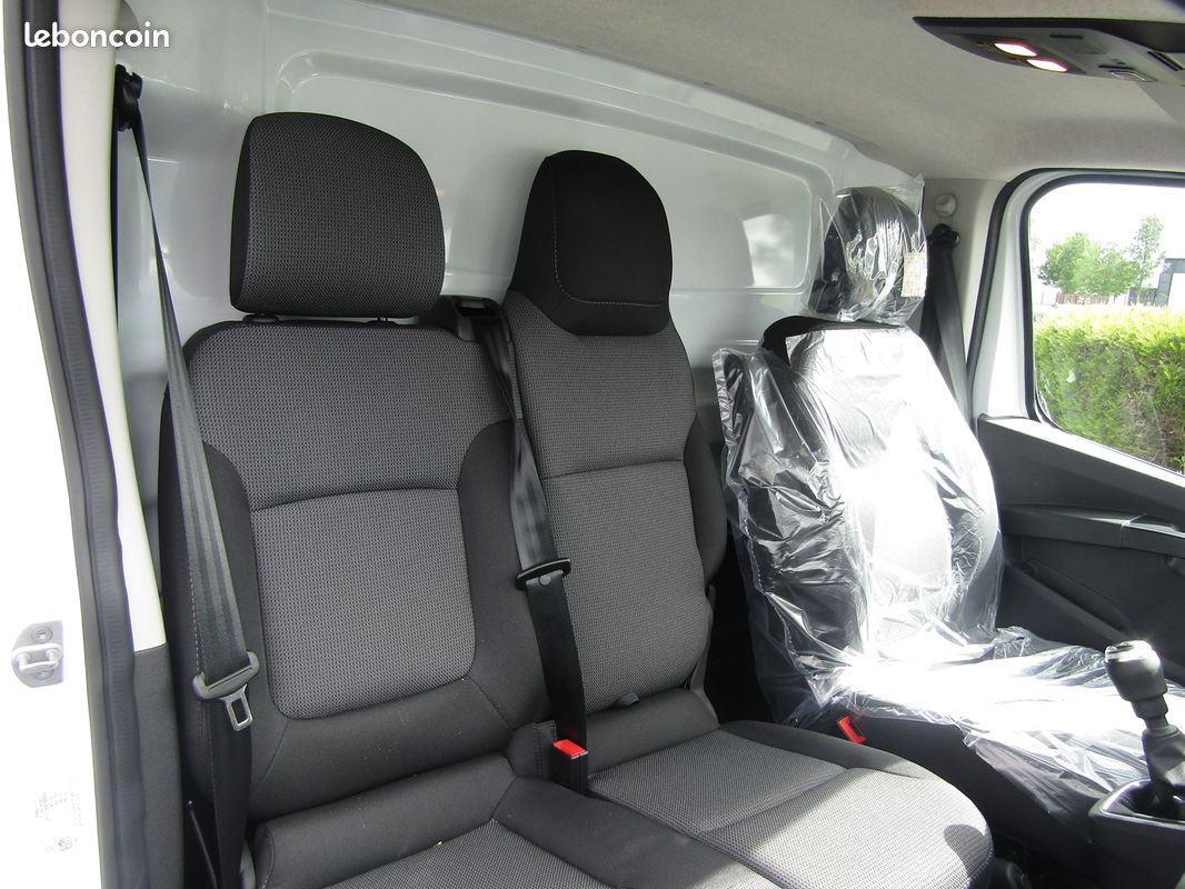 Renault TRAFIC III FG L1H1 3T 2.0 BLUE DCI 150CH ADVANCE -25 (image 6)