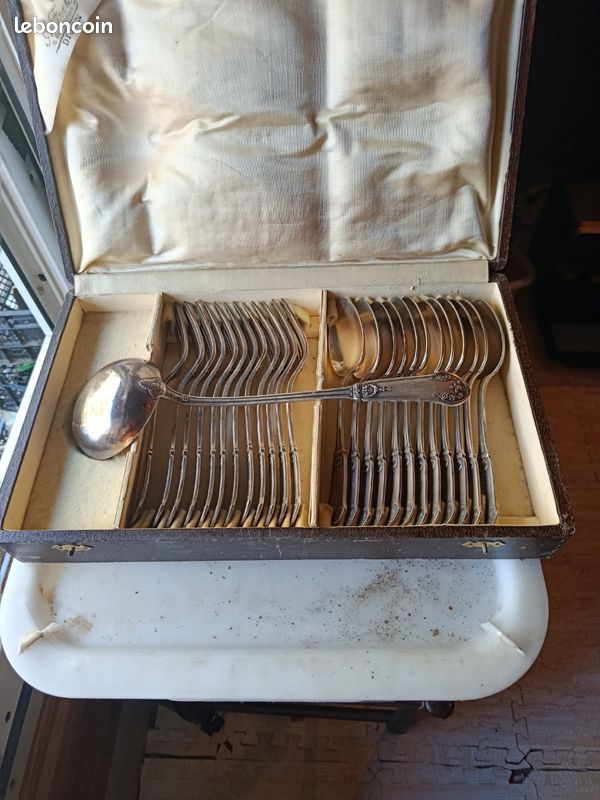 Ancienne ménagère A. Foch Dijon – 25 pièces – avec coffret (image 2)