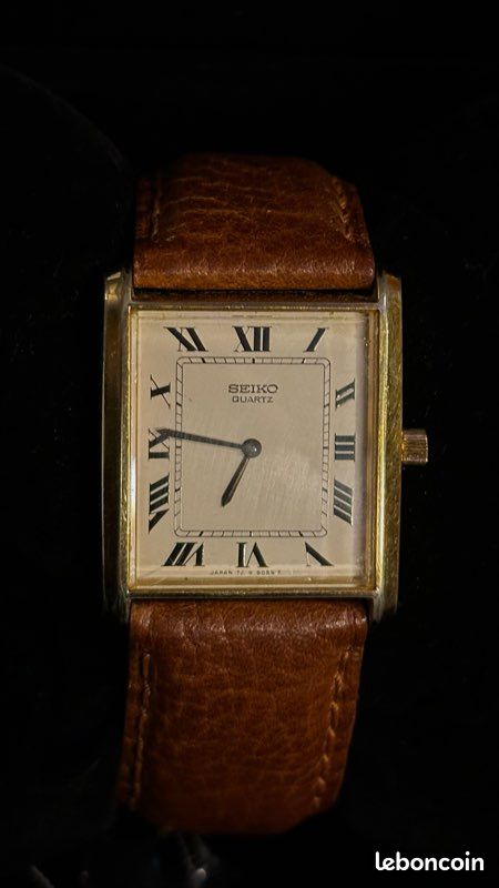 Cherche un modèle de montre très bas prix similaire au cartier tank pour hommes 79ea935b2d9c2a1830d4f5cefb6b71e0b26a4e3c