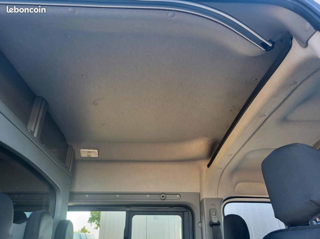 RENAULT MASTER L3H2 FOURGON 2.3 Blue DCI 135 GRAND CONFORT CABINE APPROFONDIE FIXE 06 PLACES avec NAVIGATION + RADARS ARRIERE + HABILLAGE BOIS + PORTES ARRIERE 270 DEGRÉS ( Prix de Vente 25 990 HT ) (image 13)