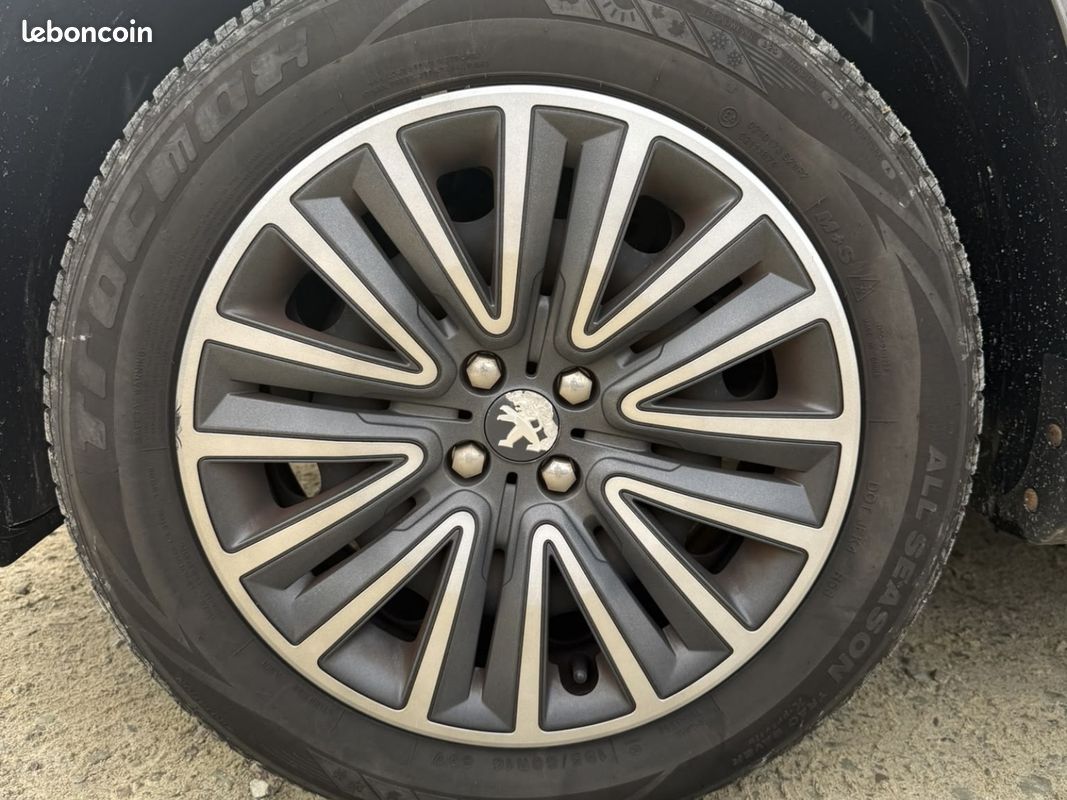 PEUGEOT 2008 1.2 VTi 82ch BVM5 Active (image 3)