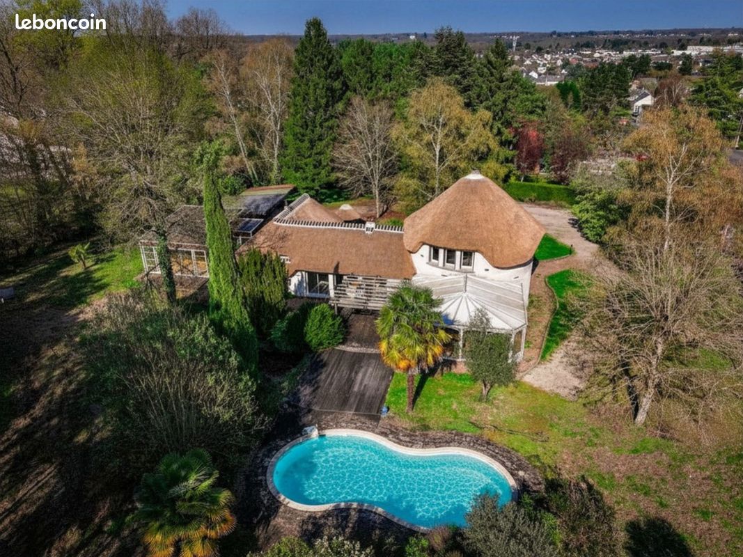 Maison 10 pièces 253 m² · à Montbazon · 253 m² · 644 800 €