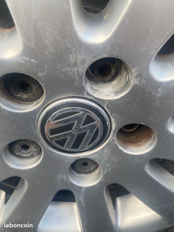 Caches moyeux VW (image 1)