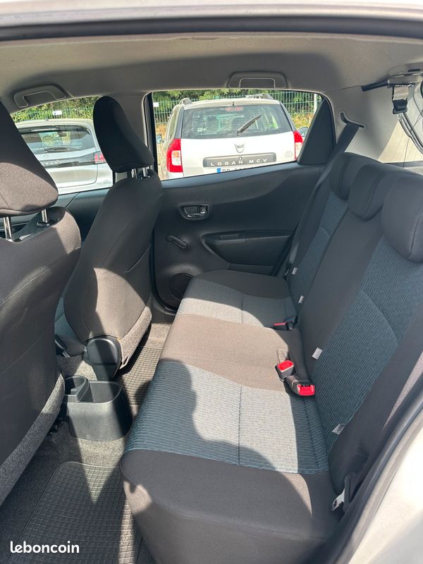 TOYOTA Yaris 3 1.4 D4-D 90 cv Boîte auto (image 9)