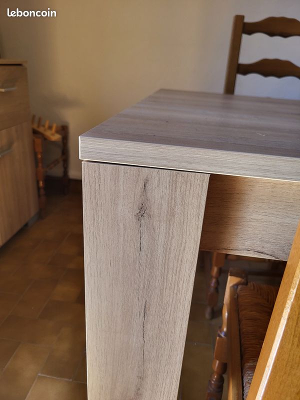 Table 4 a 6 personnes (image 2)