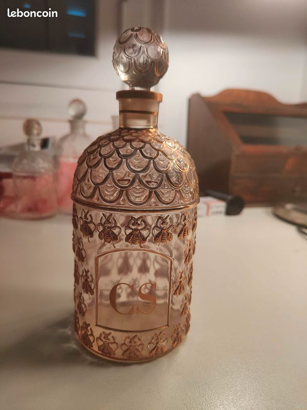 Bel ensemble flacons et étuis dorés luxe VIDES (image 3)