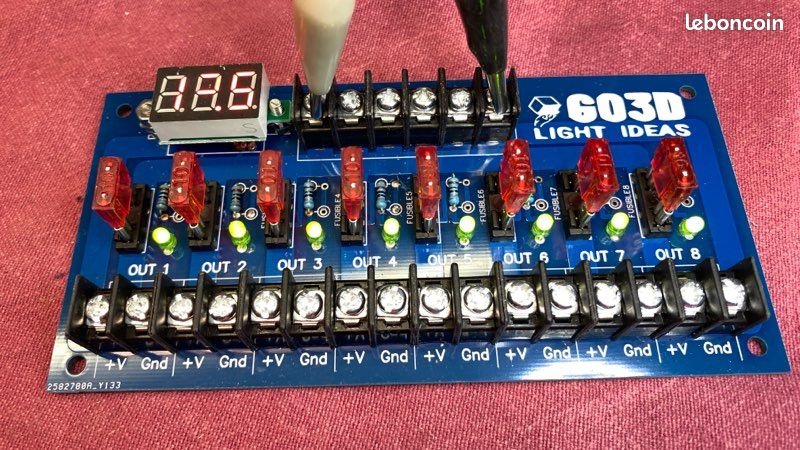 Répartiteur distributeur 12V avec fusible (image 1)