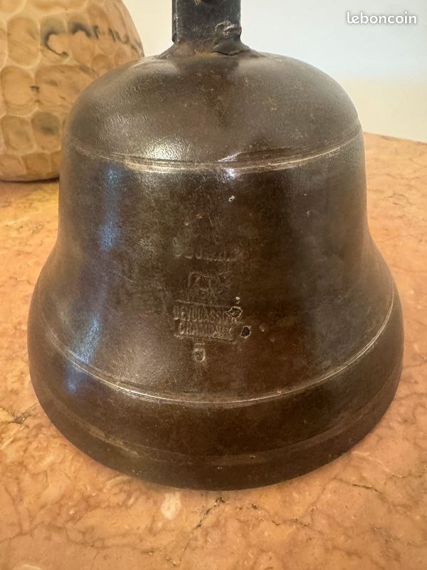 Grande cloche Devouassoud numéro 5 (image 1)