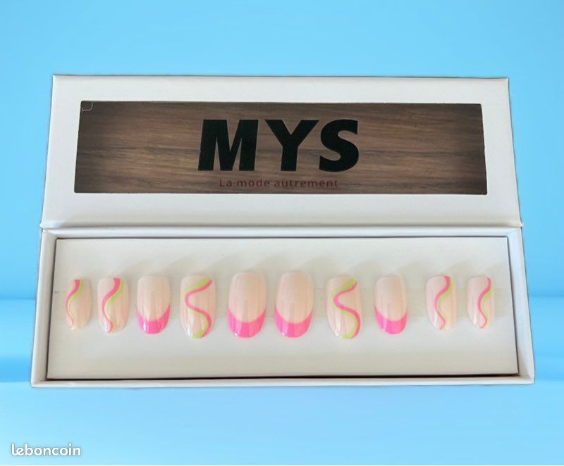 Kit de faux ongles - taille courte (image 1)