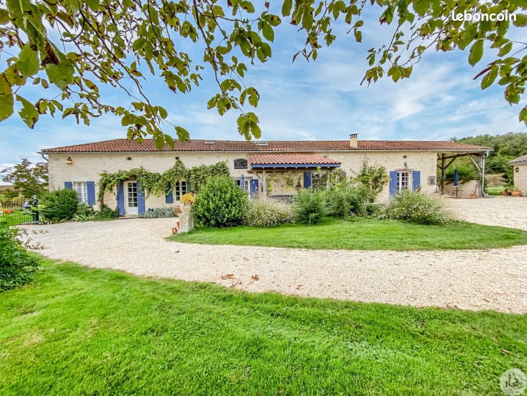 Maison 6 pièces 290 m² · à Villeréal · 290 m² · 555 000 €