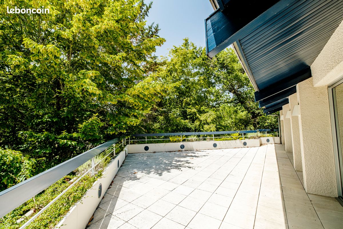 Maison 8 pièces 220 m² · à Bouliac · 220 m² · 750 000 €