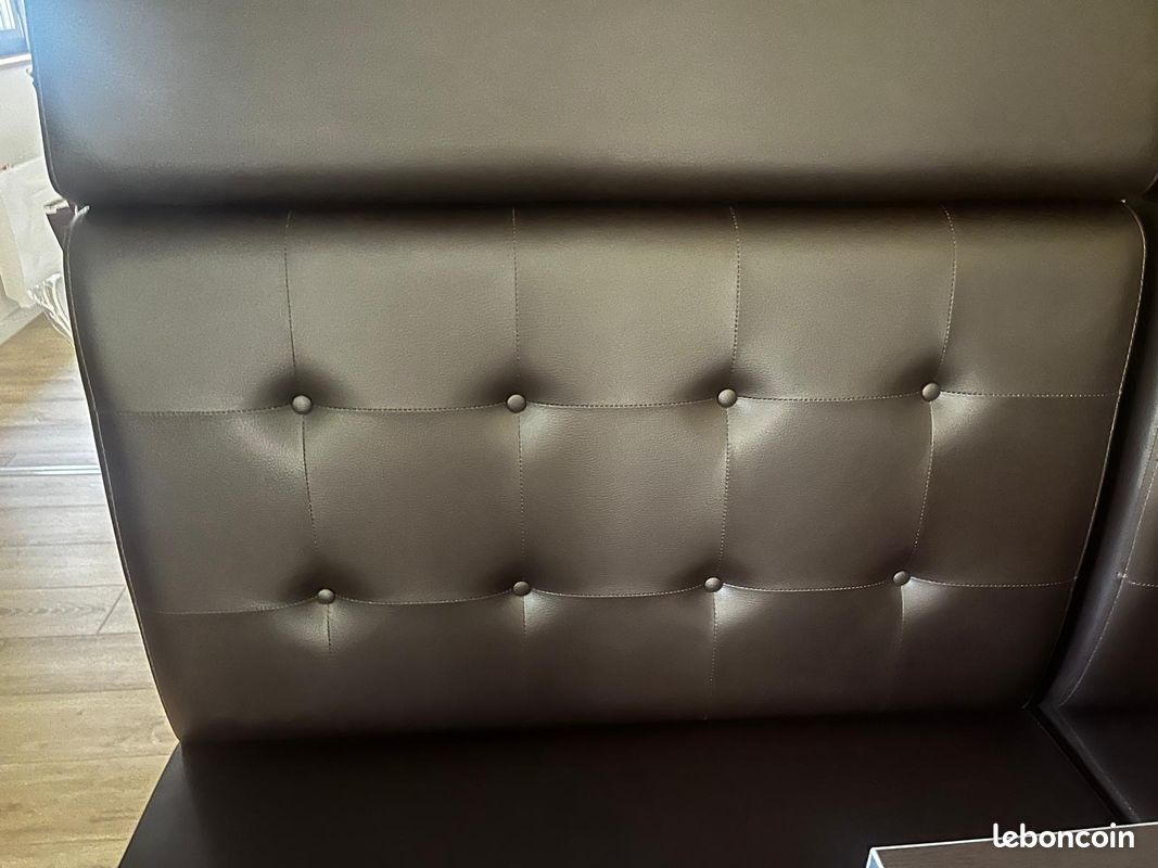 Banquettes et table de bar (image 3)