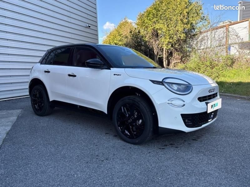 Fiat 600 1.2 Hybrid Turbo 145ch Sport eDCT6 (image 3)