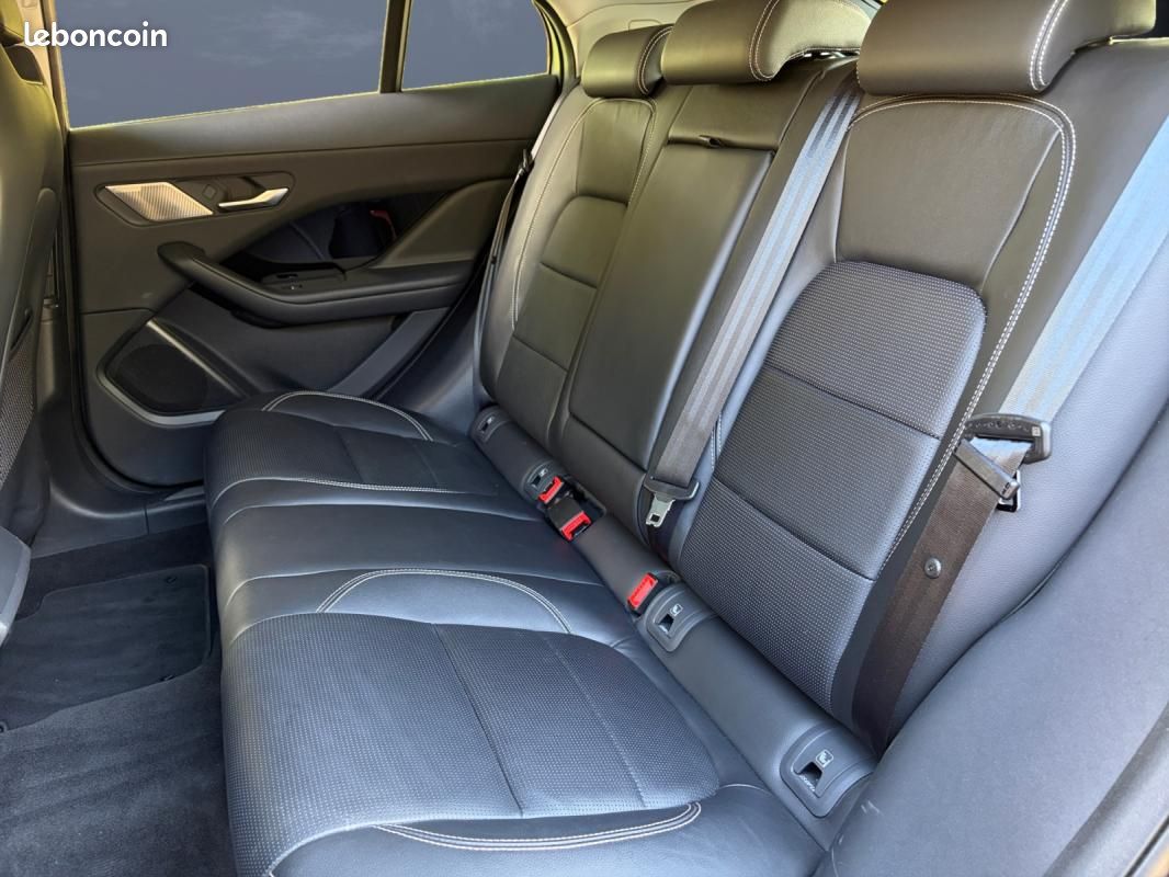 Jaguar I-PACE SE EV400 ch /Carplay/Toit panoramique/Cuir étendu/Caméra 360/Son meridian (image 11)
