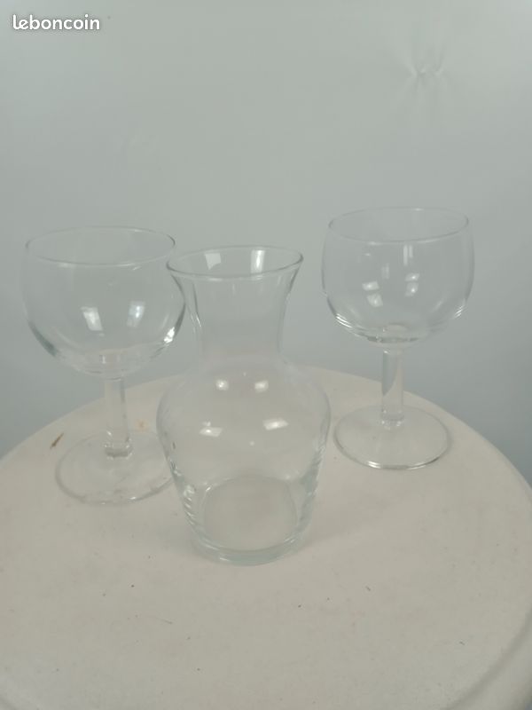 Lot de 2 verres et une carafe (image 1)