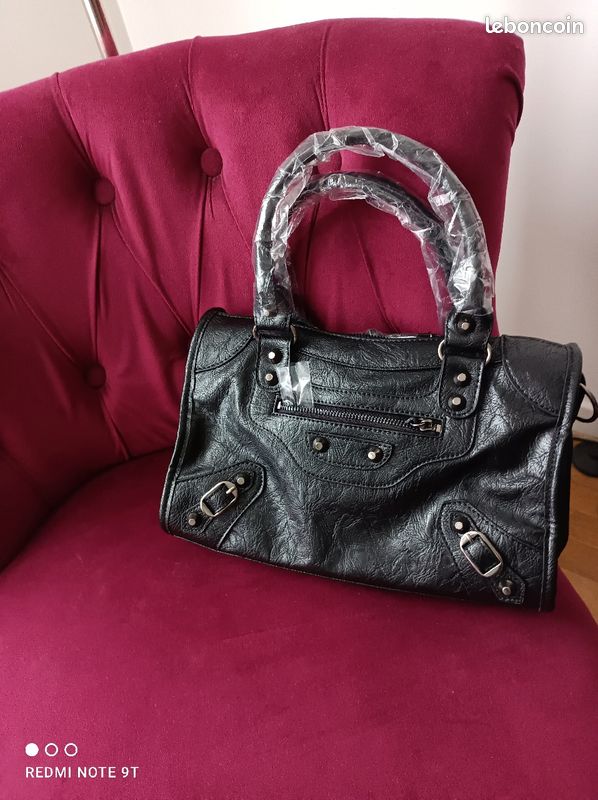 Sac a mains neuf (image 1)