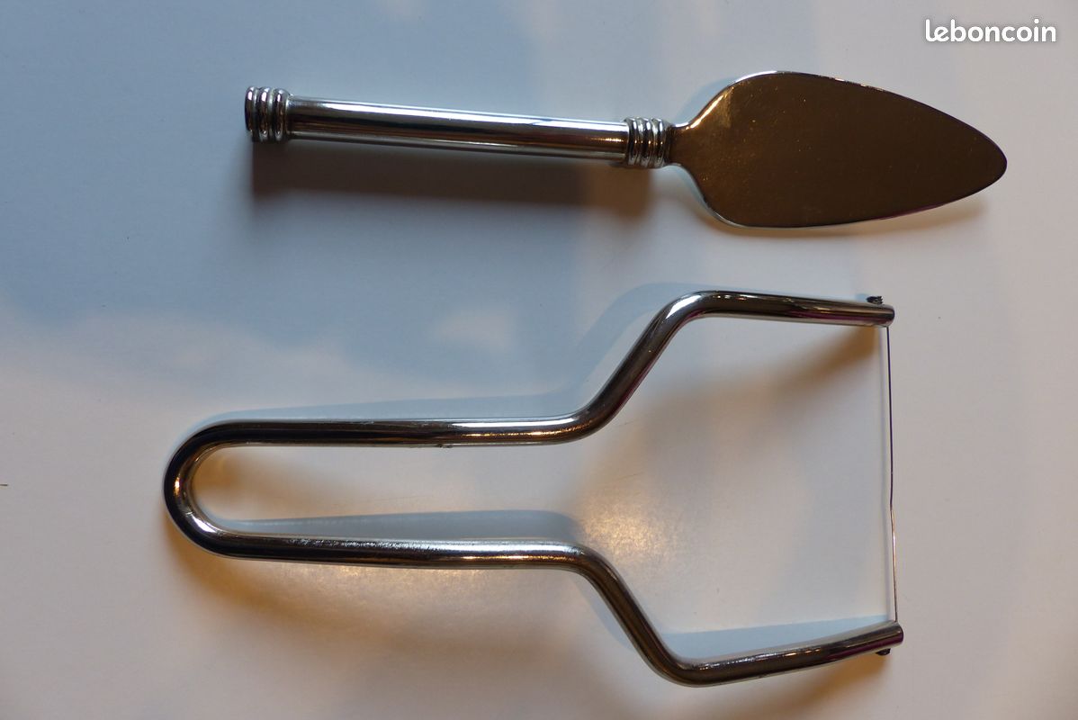 Lyre et pelle pour foie gras en métal argenté (image 1)