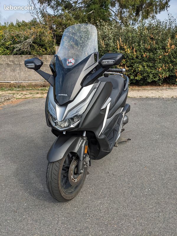 Honda Forza 300 (image 2)