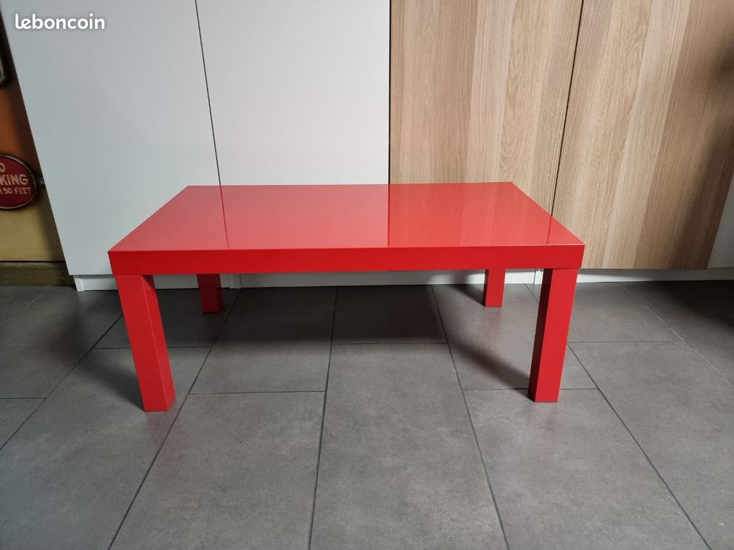 Table basse laquée rouge (image 2)