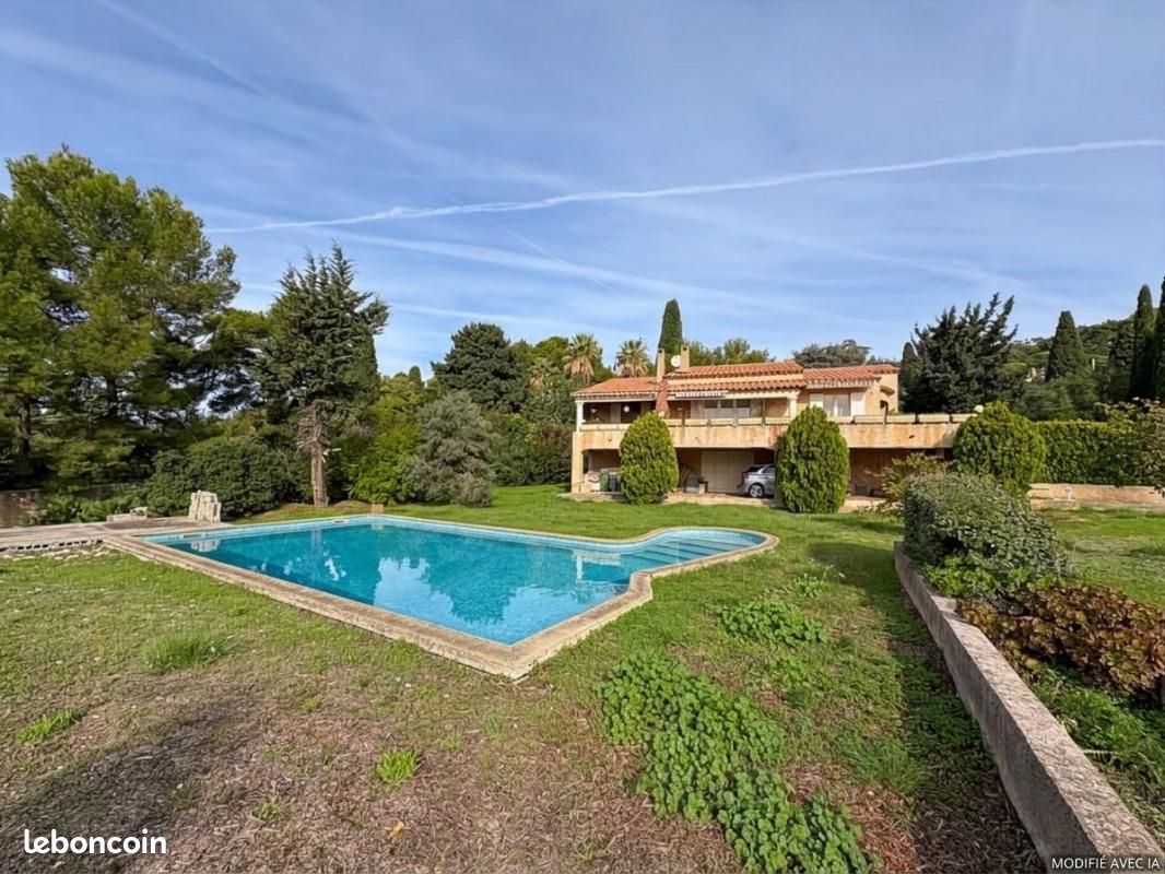 Maison 5 pièces 300 m² · à Carqueiranne · 300 m² · 1 445 000 €