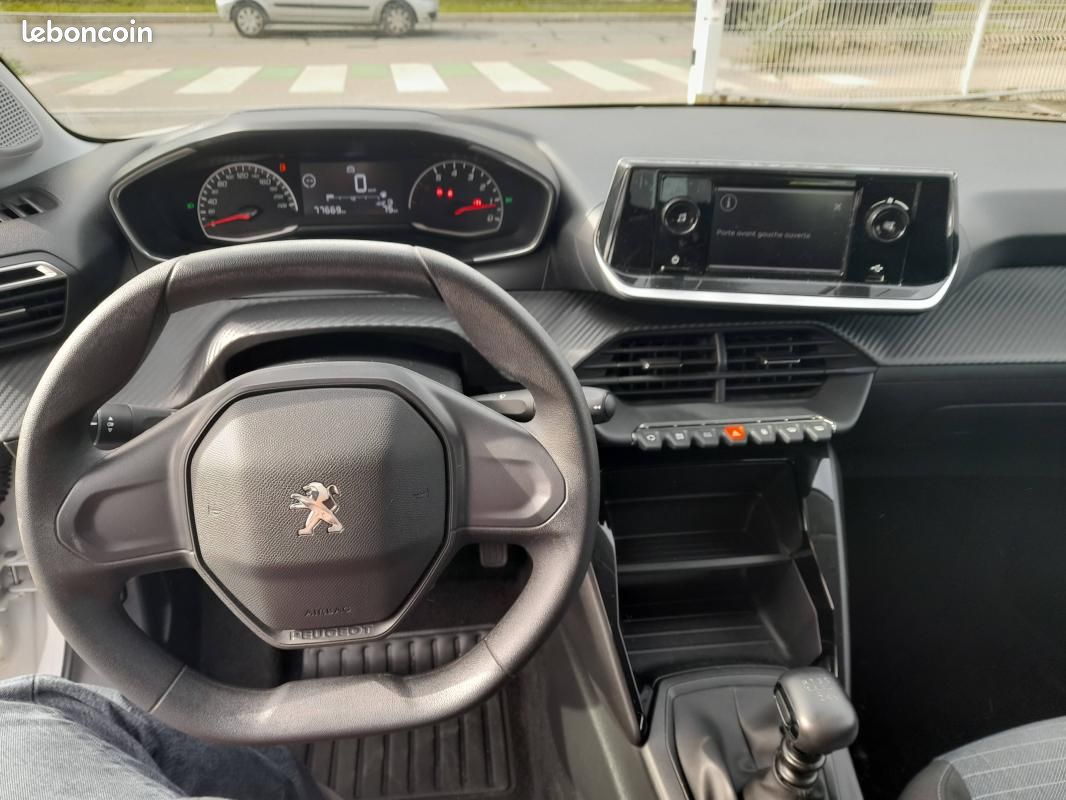 Peugeot 208 II AFFAIRE BLUE 1.5 HDI 100 (image 14)