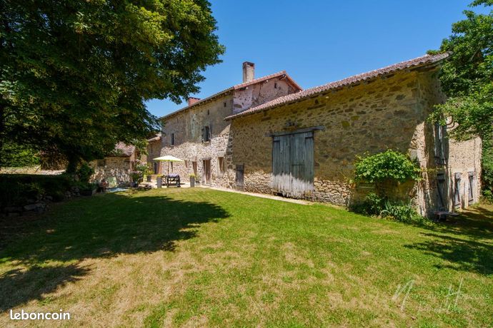 Maison 6 pièces 208 m²
