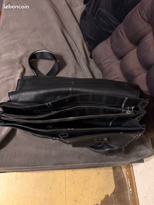 Porte documents en cuir Hugo Boss TBE (image 3)