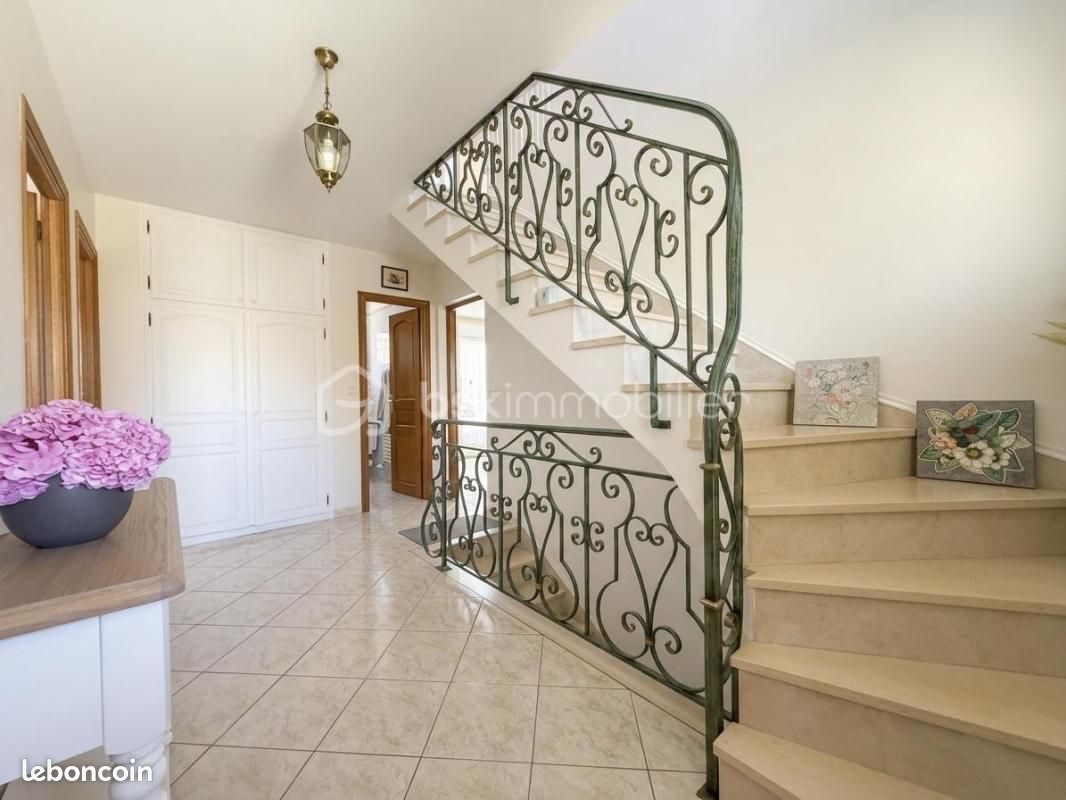 Maison 7 pièces 130 m² · à Roissy-en-Brie · 130 m² · 469 000 €
