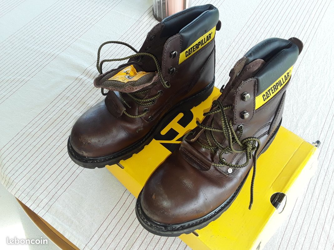 Chaussures homme de sécurité CAT 42 Chaussures