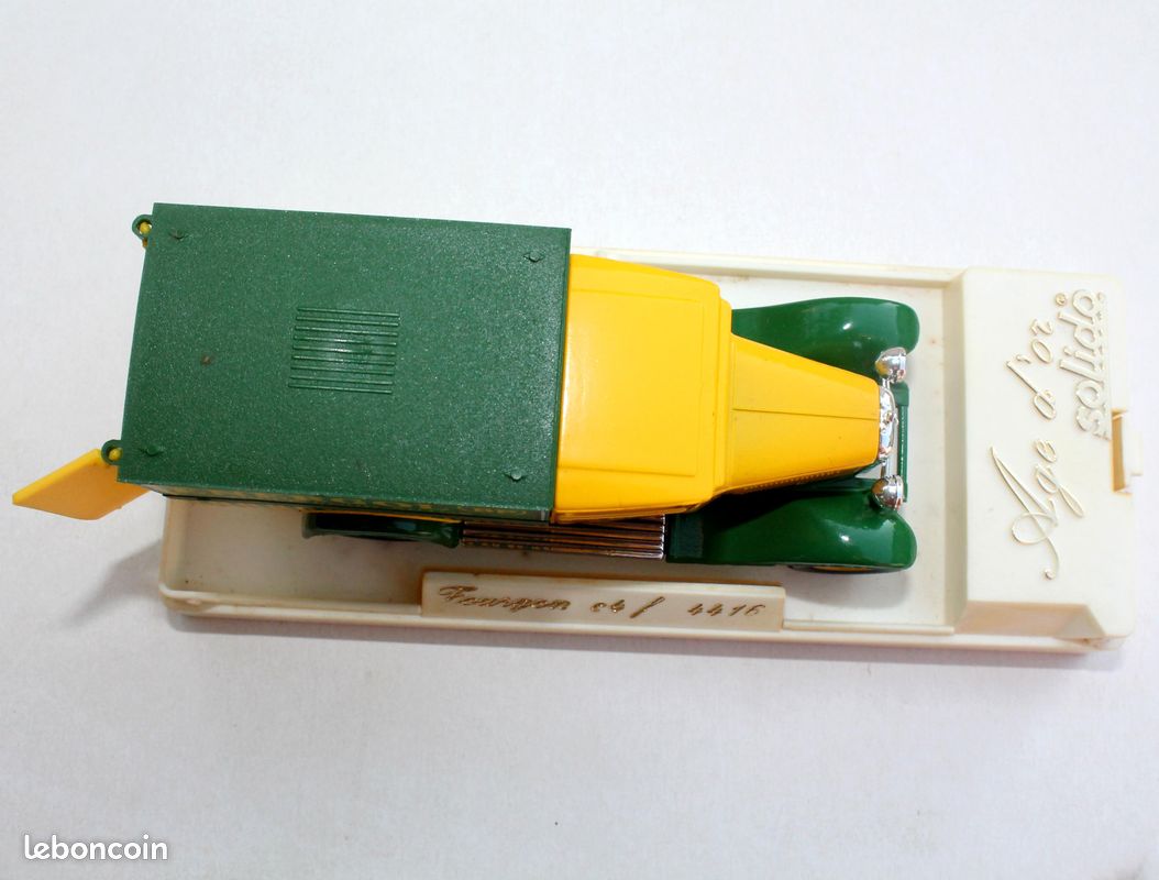 Solido 1/43 - Fourgon Peugeot D4A - Vert - France - Neuf Avec Accessoires