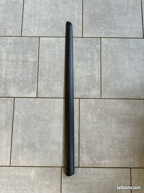 Baguette noir pour porte avant droite 207 (5 portes) (image 1)