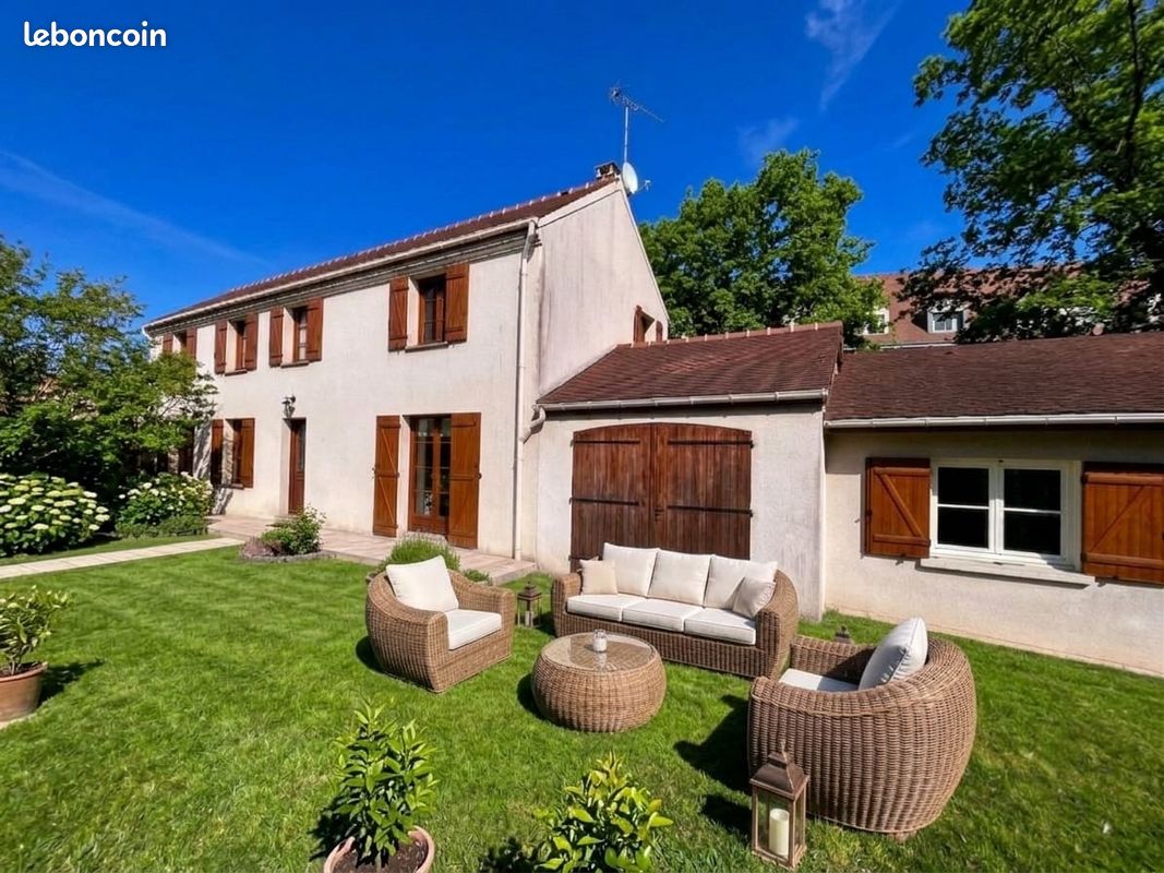 Maison 6 pièces 167 m² · à Châteaufort · 167 m² · 649 000 €