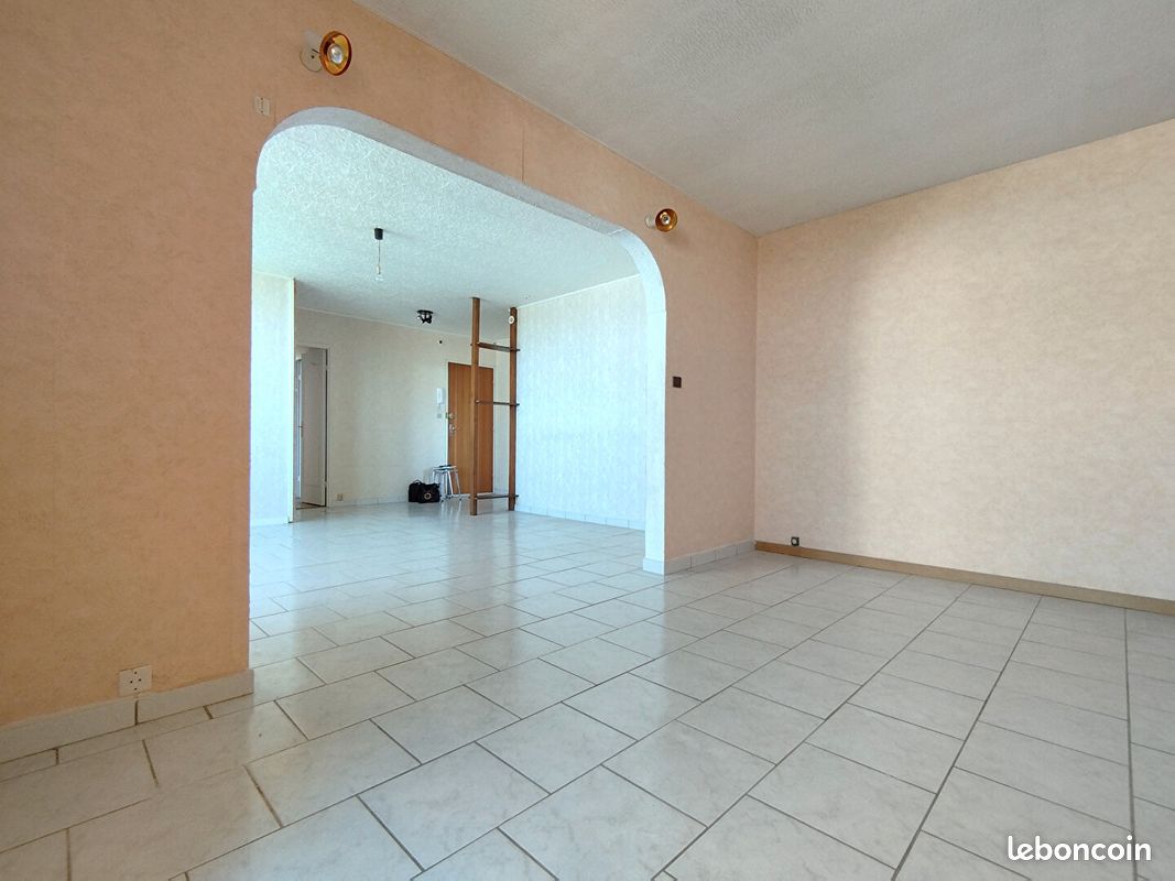 Appartement 4 pièces 70 m² · à Saint-Pierre-des-Corps · 70 m² · 79 710 €