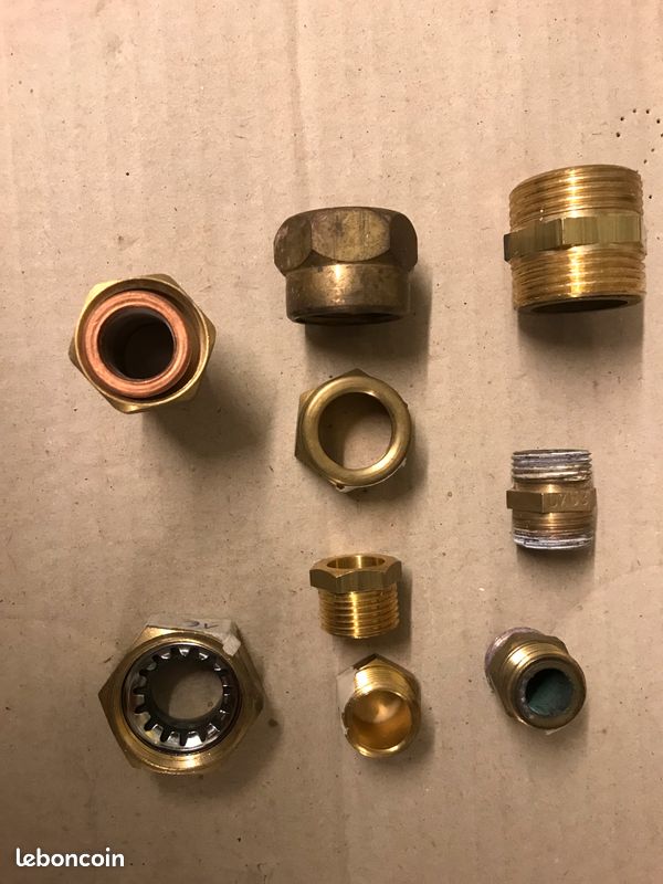Divers raccords et écrous collet battu, en laiton (image 2)