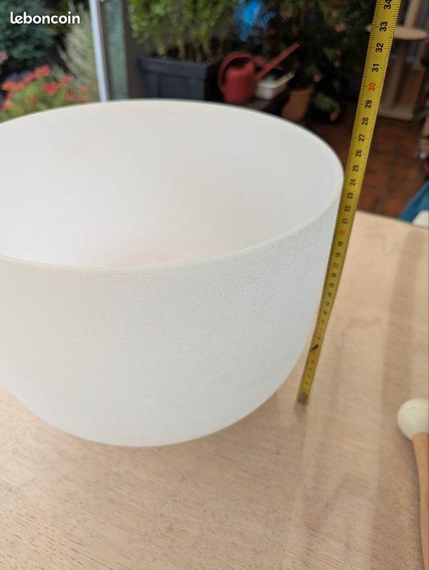 Bol chantant en cristal de quartz givré 30 cm (image 7)