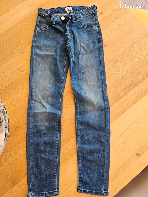 Jean Armani Junior taille 8 ans. Très bon état (image 2)