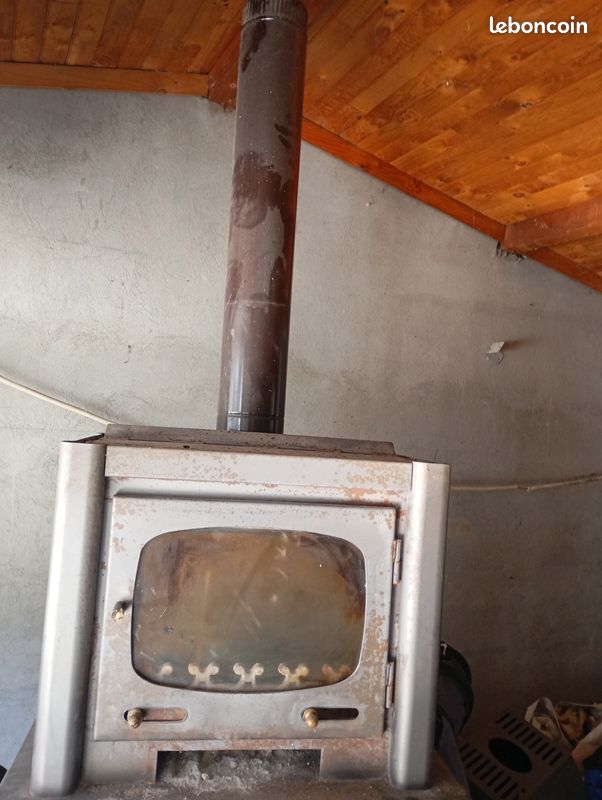 Poêle à bois (image 1)