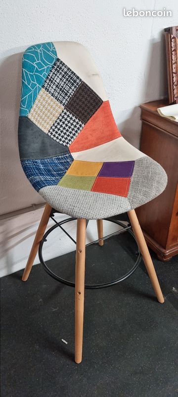 Tabouret scandinave (image 1)