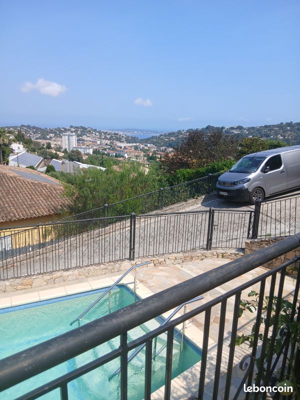 Maison 9 pièces 247 m² · à Vallauris · 247 m² · 2 000 000 €