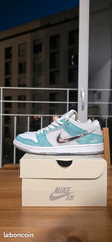 Nike dunk low april (image 1)
