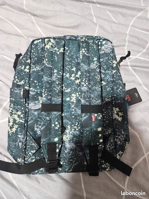 Sac à dos Levi's neuf avec étiquette (image 2)